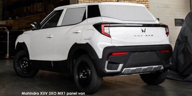 MAHINDRA XUV3XO 1.2T AX7L A/T - 13 