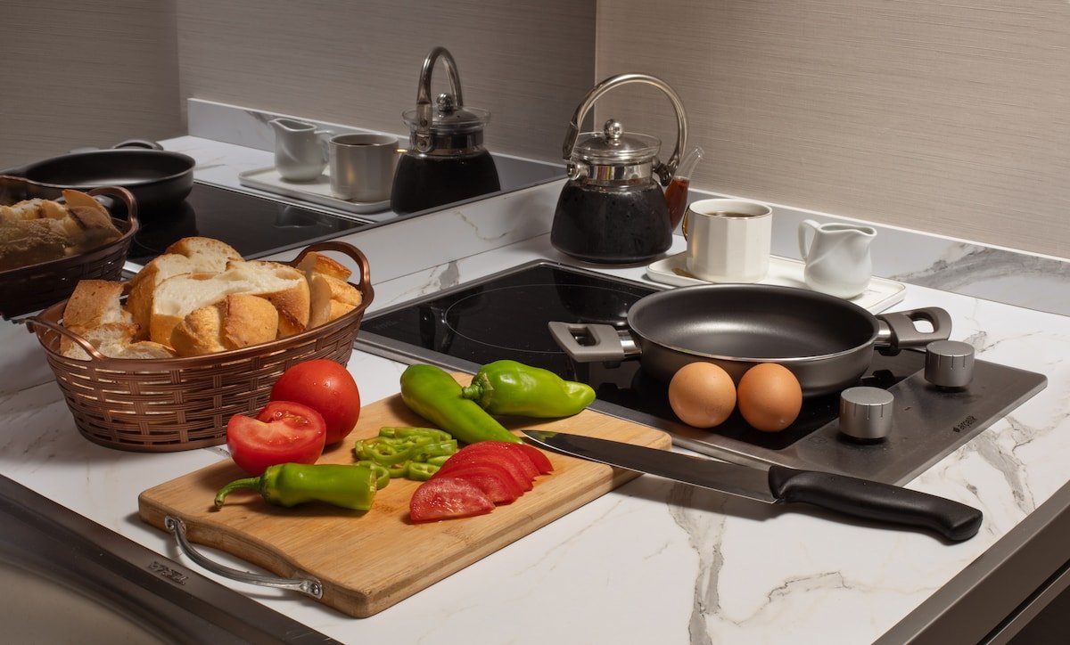 Jakuzili King Suit gallery image 5