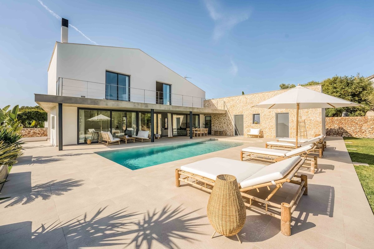 Modern villa with swimming pool,Sa Caleta, Menorca gallery image 2