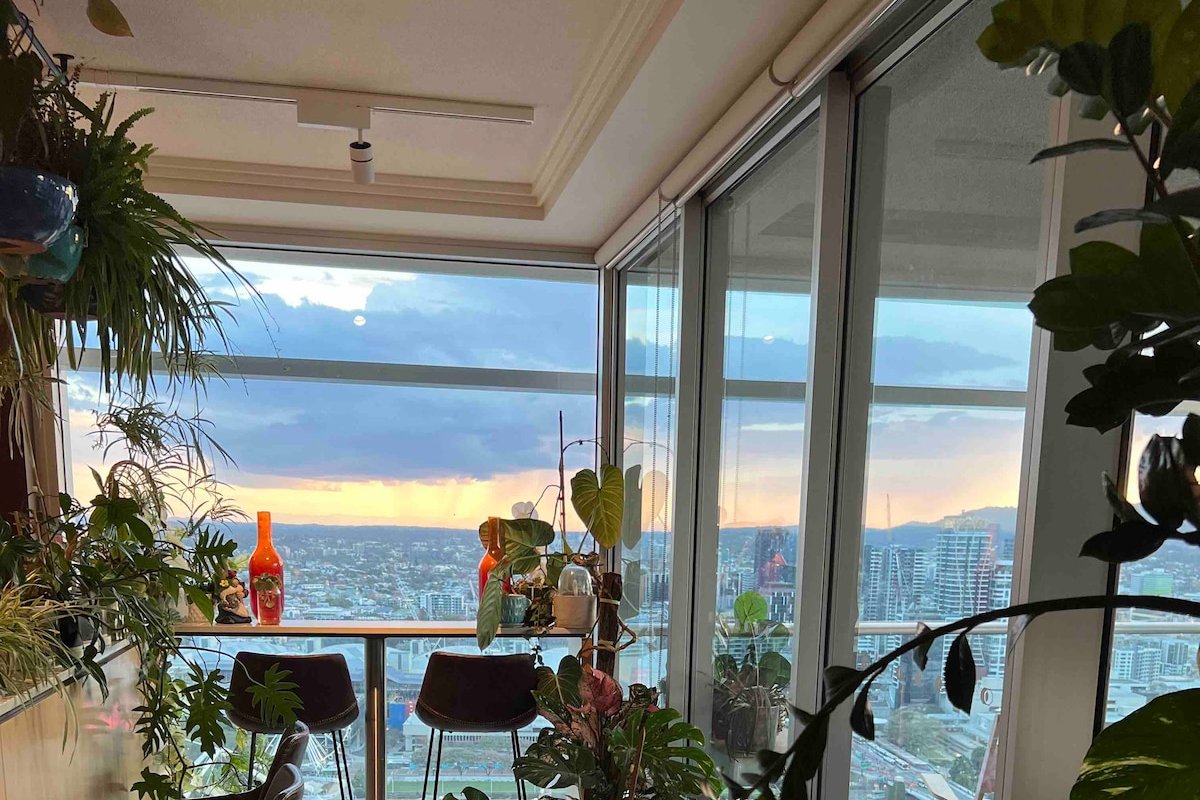 3 bedroom city apartment with amazing river views gallery image 5