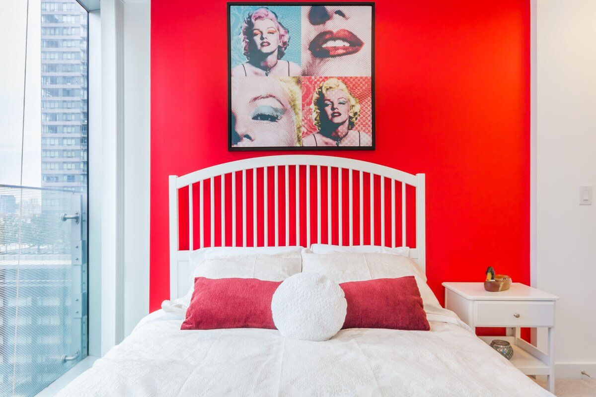 Toronto Downtown Luxury Condo with Large Patio gallery image 5