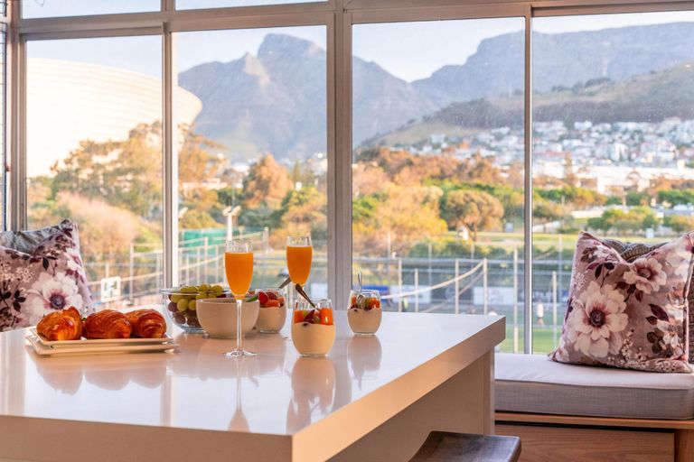 Emerald Horizon Mouille Point - Views & Location