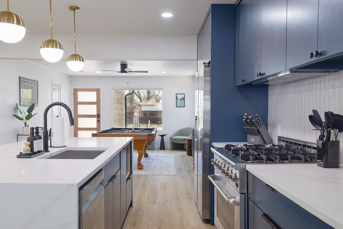 EastBird:Lake, Pool, Hot Tub, Sleeps18 gallery image 3