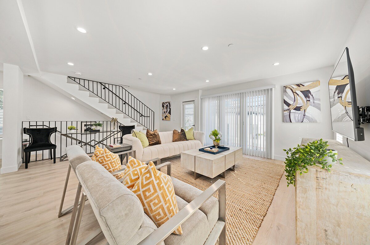 Spacious 5 Bedrooms house in Hollywood/Sleeps 16 gallery image 5