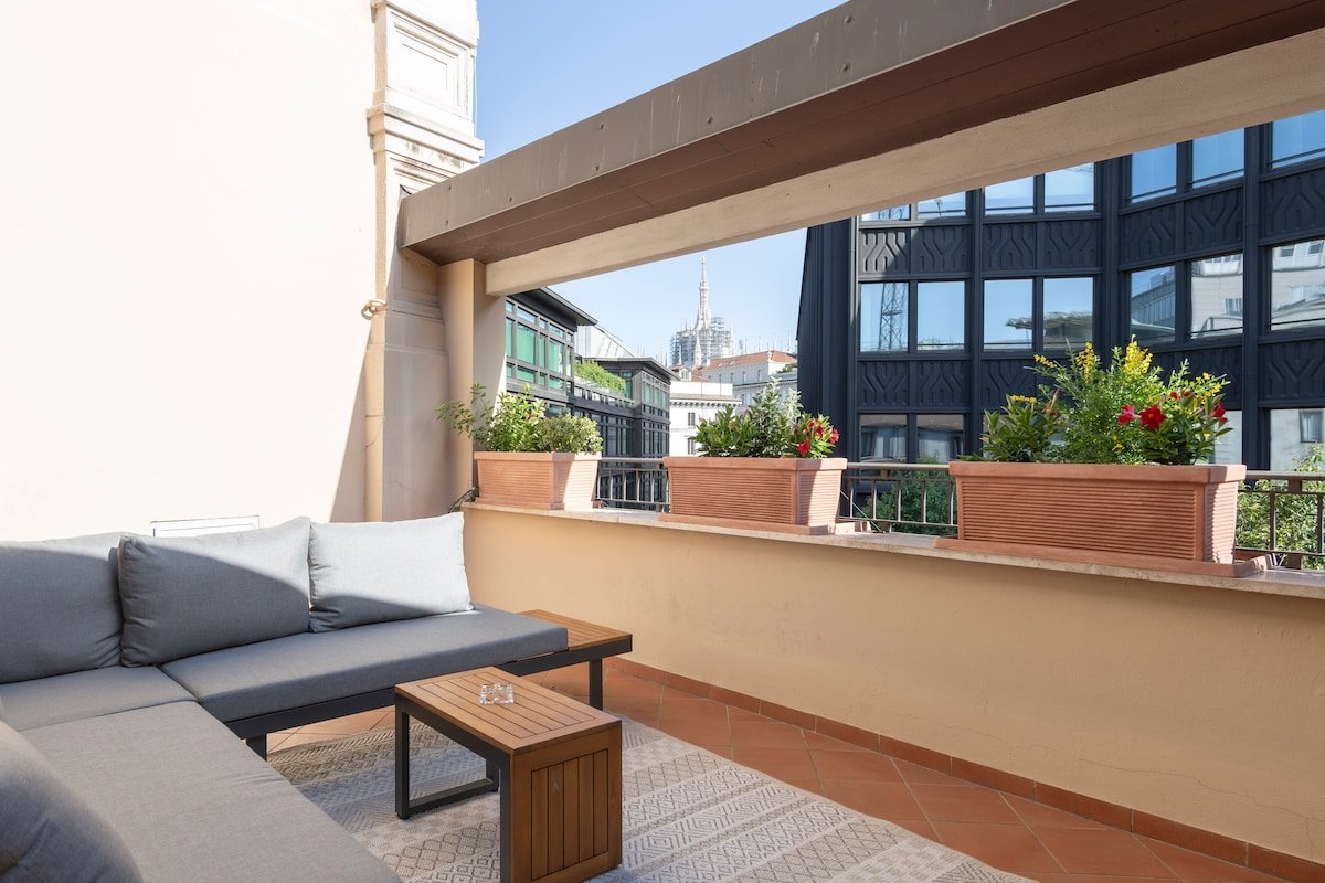 4 Bedroom Apartment with Terrace – Duomo view gallery image 5
