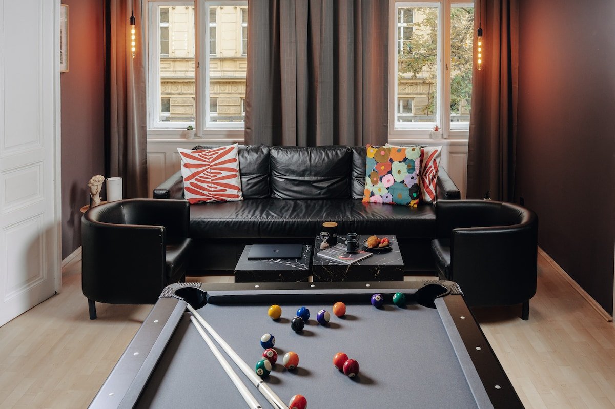 Cinema Apartment Pool Table & Foosball – Downtown gallery image 2