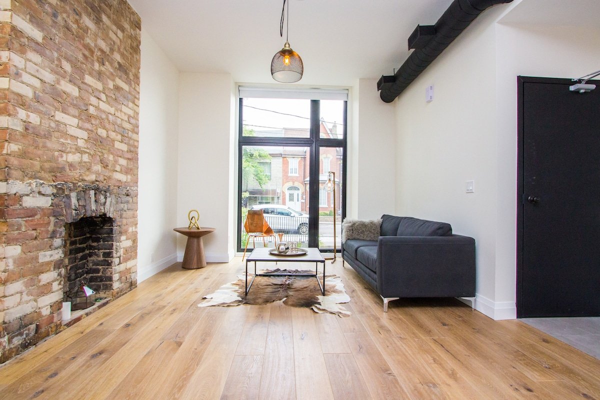 Stunning Dovercourt House FIRST & MAIN Unit joined gallery image 4