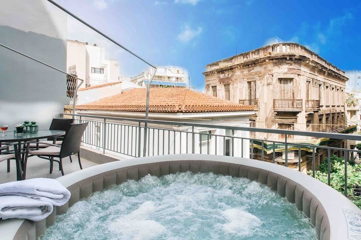 Amazing 2BDR Boutique Plaka Apt w/Heated Jacuzzi gallery image 4