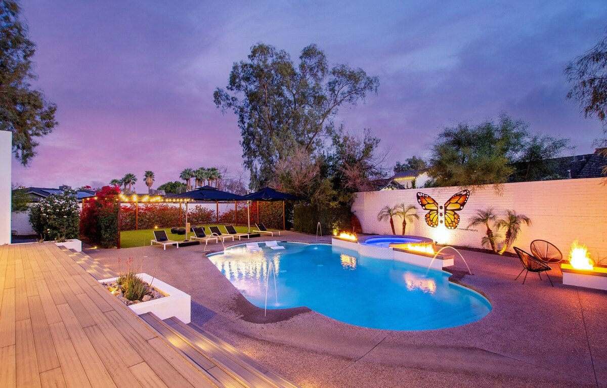 The Manor on Camelback gallery image 3