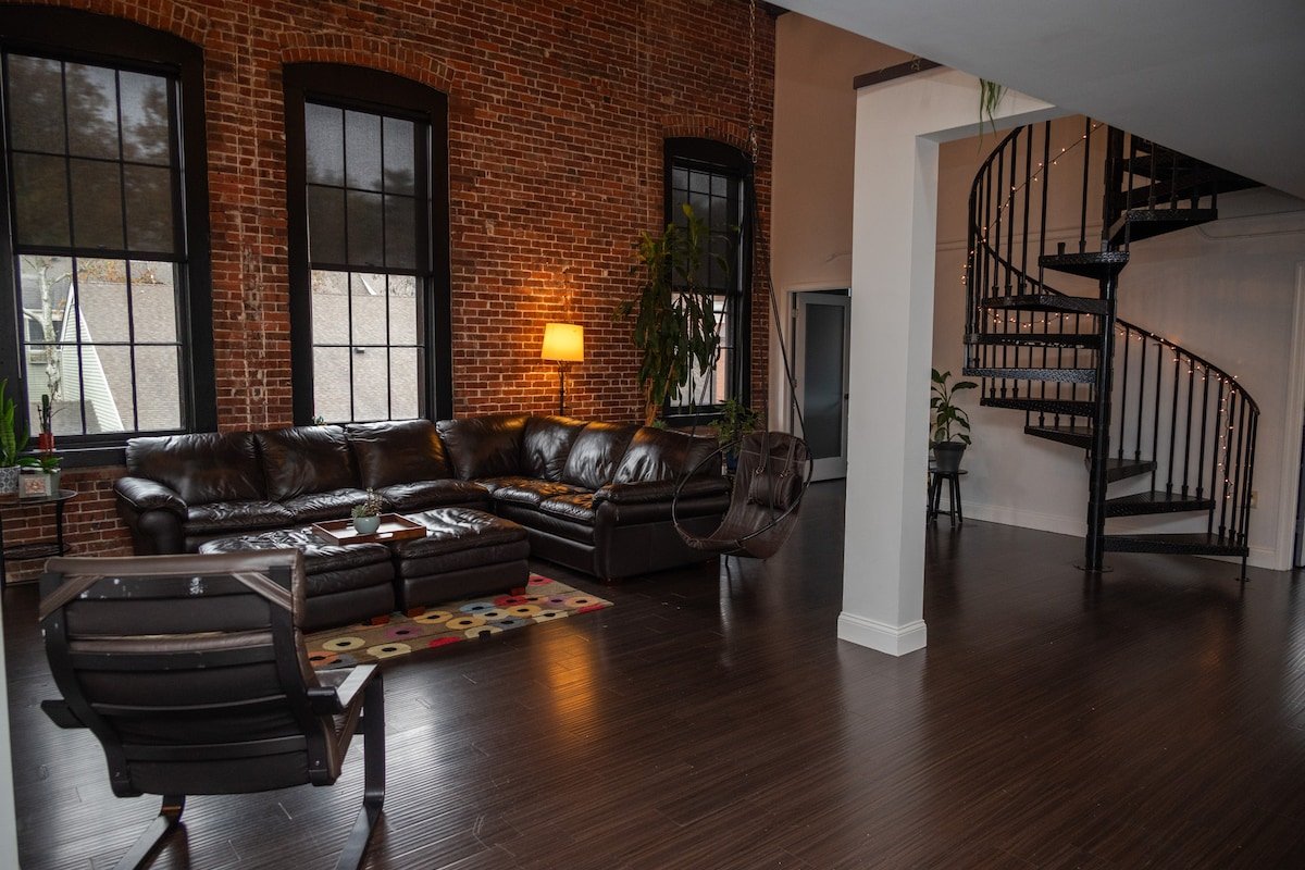 Riverfront Loft • Skyline Views • Walk to It All! gallery image 2