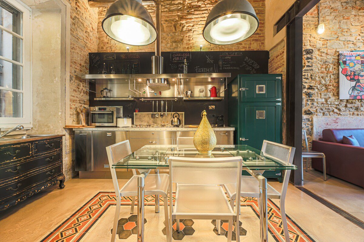 Urban San Niccolò charming 2bdr apartment gallery image 4