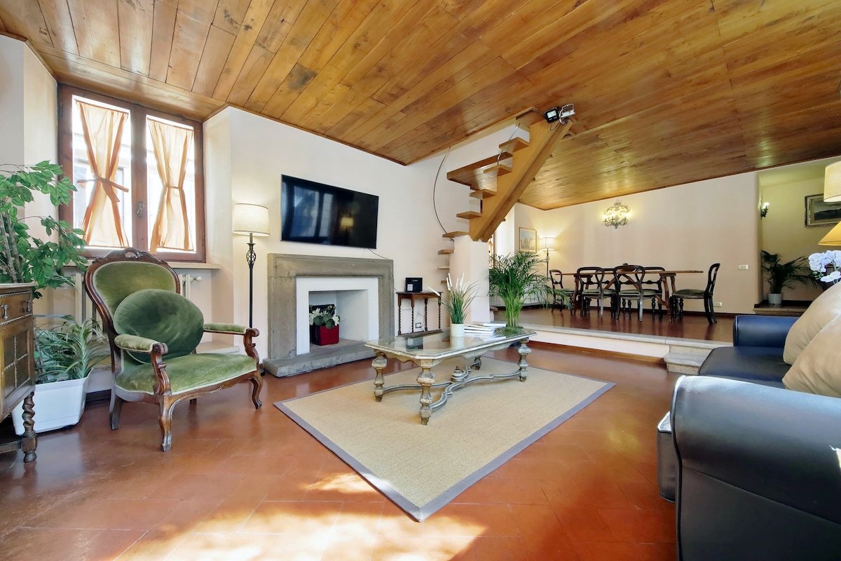 Elegant apartment in the heart of Rome gallery image 4