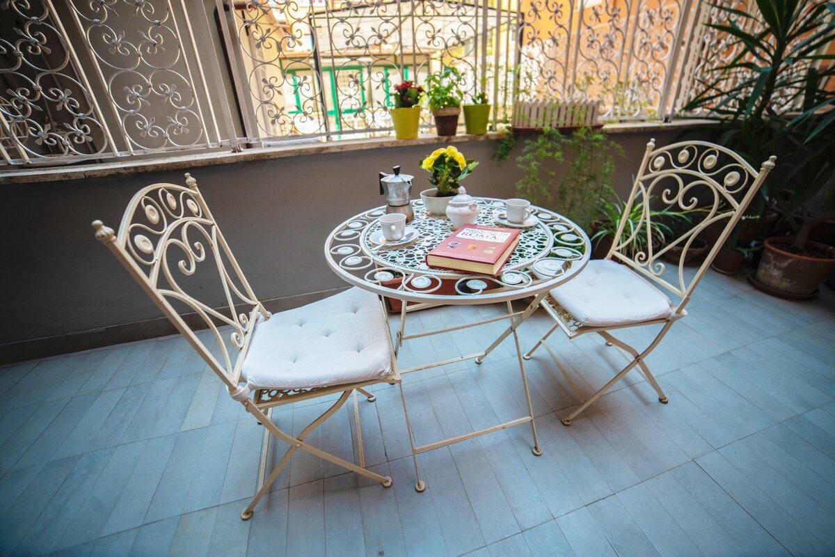 Modern Comfort near the Vatican gallery image 3