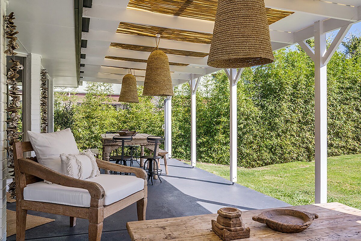 LA BELLA VITA – STROLL TO TOWN – * HOT SWIM SPA* gallery image 5