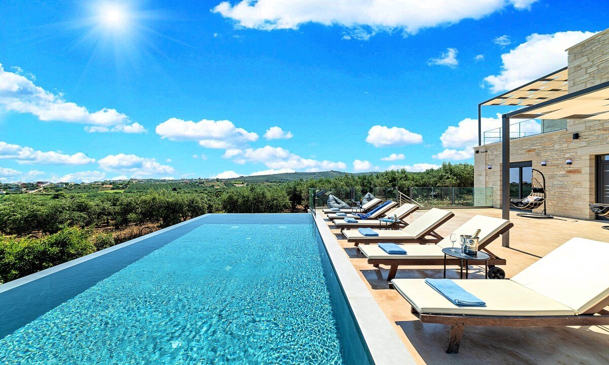 Major Villa Private Pool gallery image 3