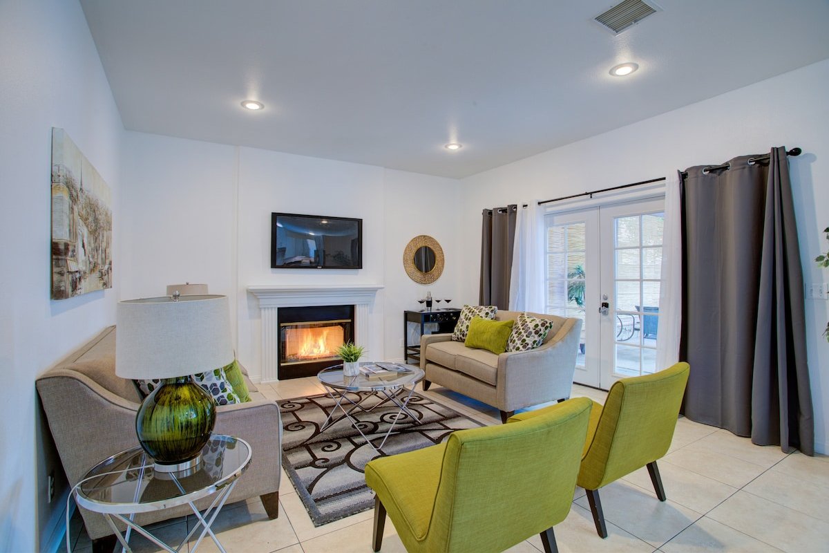 MermaidsCoveLA- A hidden oasis in Los Angeles gallery image 4