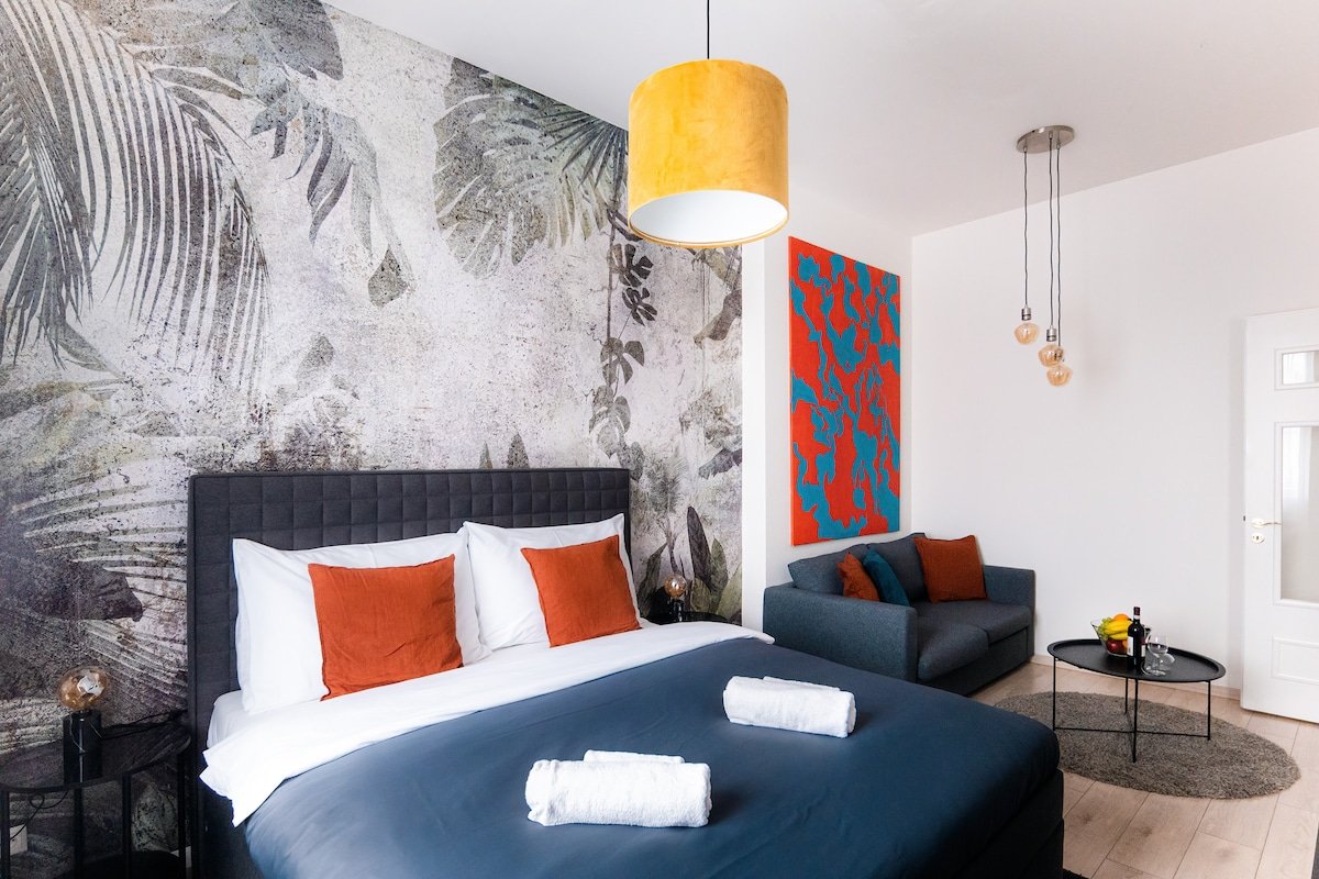 4BR+2.5Bath Modern apartment gallery image 4