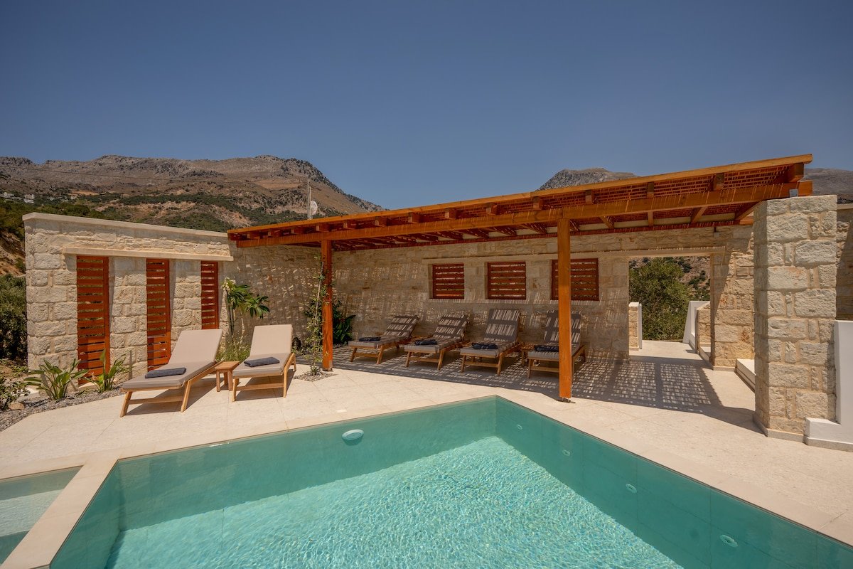 Villa Sibylla Seaview w/ infinity pool gallery image 3
