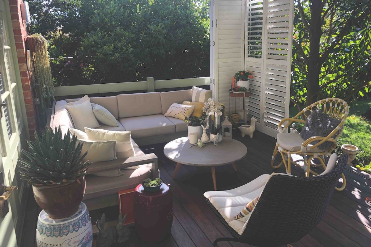 3 Bedroom, 3.5 bathrm, Home w double garage gallery image 2