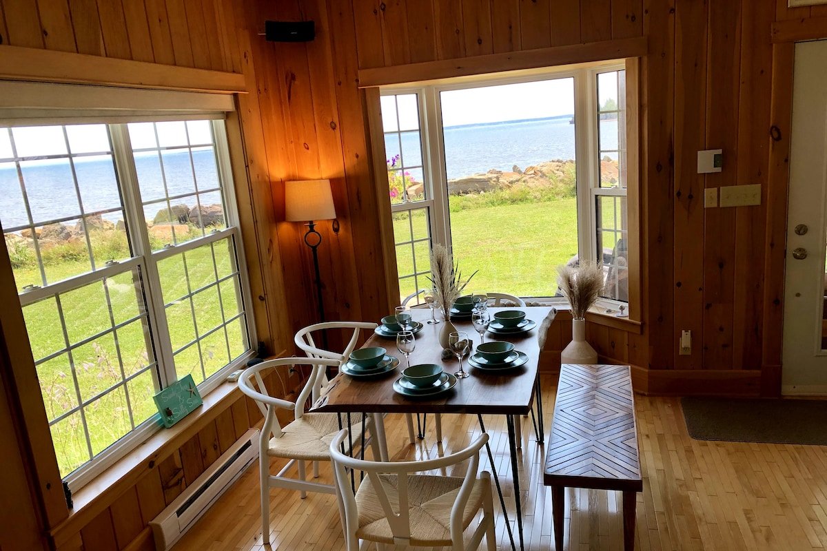 Salty Air Seaside Chalet Beachfront and Nature gallery image 2