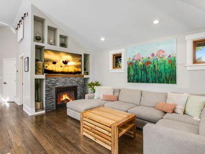 Hot Tub + Firepit | Cozy Denver Getaway | Walkable