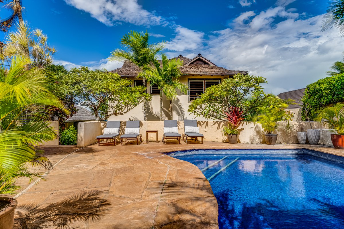 Lani Paradise Oceanfront Private Retreat with Pool