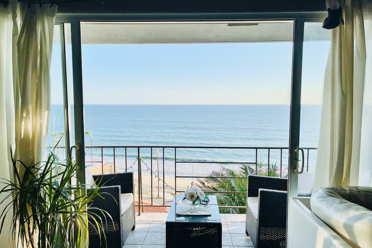 Beachfront paradise with unforgettable view gallery image 2