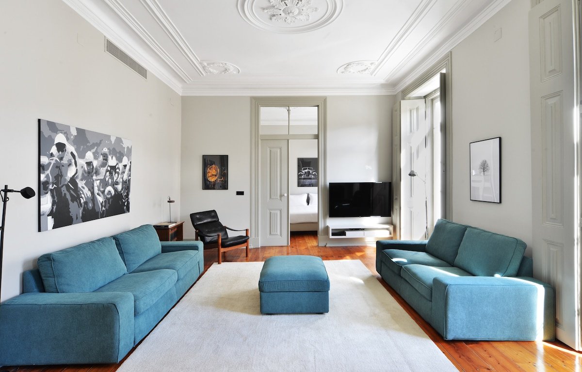 Big Stunning Apt – Best Possible Location – Chiado gallery image 2