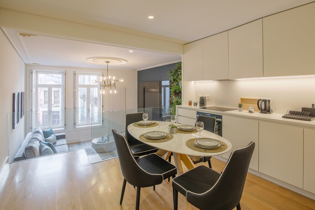 Luxury & Historic Apt-Premium Location gallery image 5