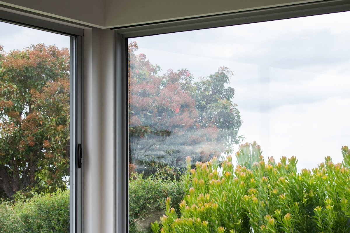 Family Friendly! Bluff Cove – Beachfront House gallery image 5