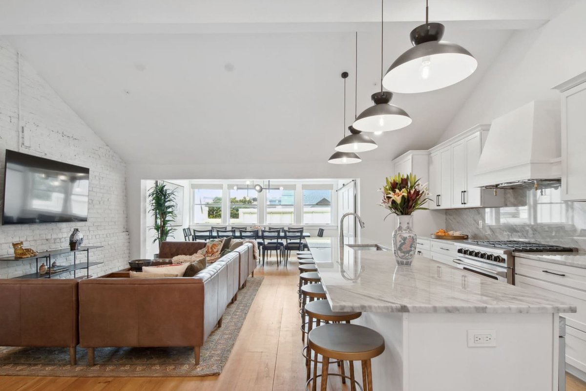 Trendy CBD Hotel Suite | Near French Quarter