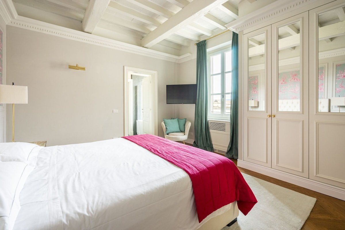 Albizi penthouse luxury apartment in florence gallery image 4