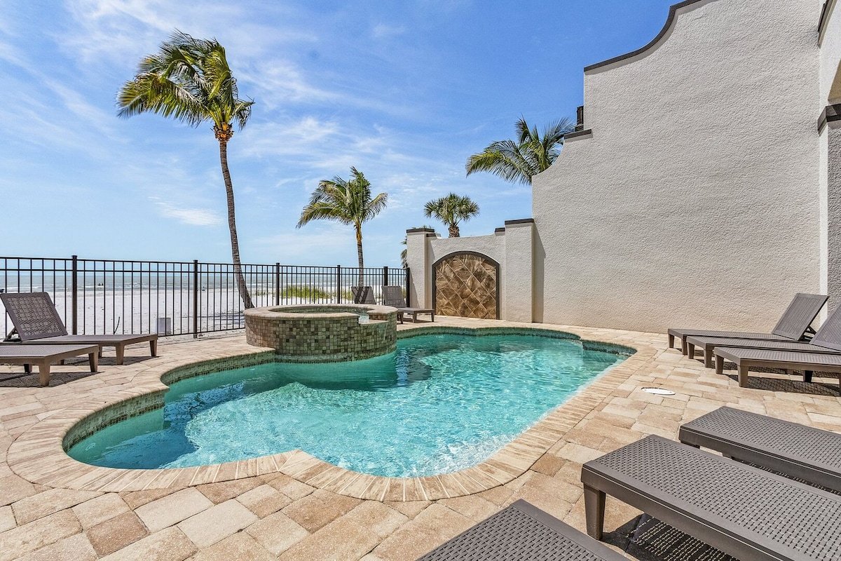 3132/3134 Gulf-Front 10BR: Private Pools, Spas