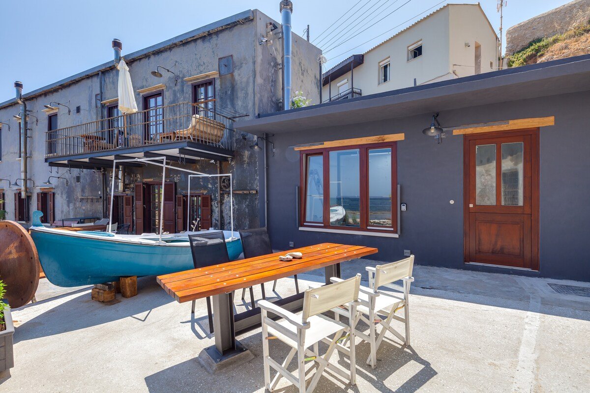 Pazzl- Rustic sea-side living gallery image 3