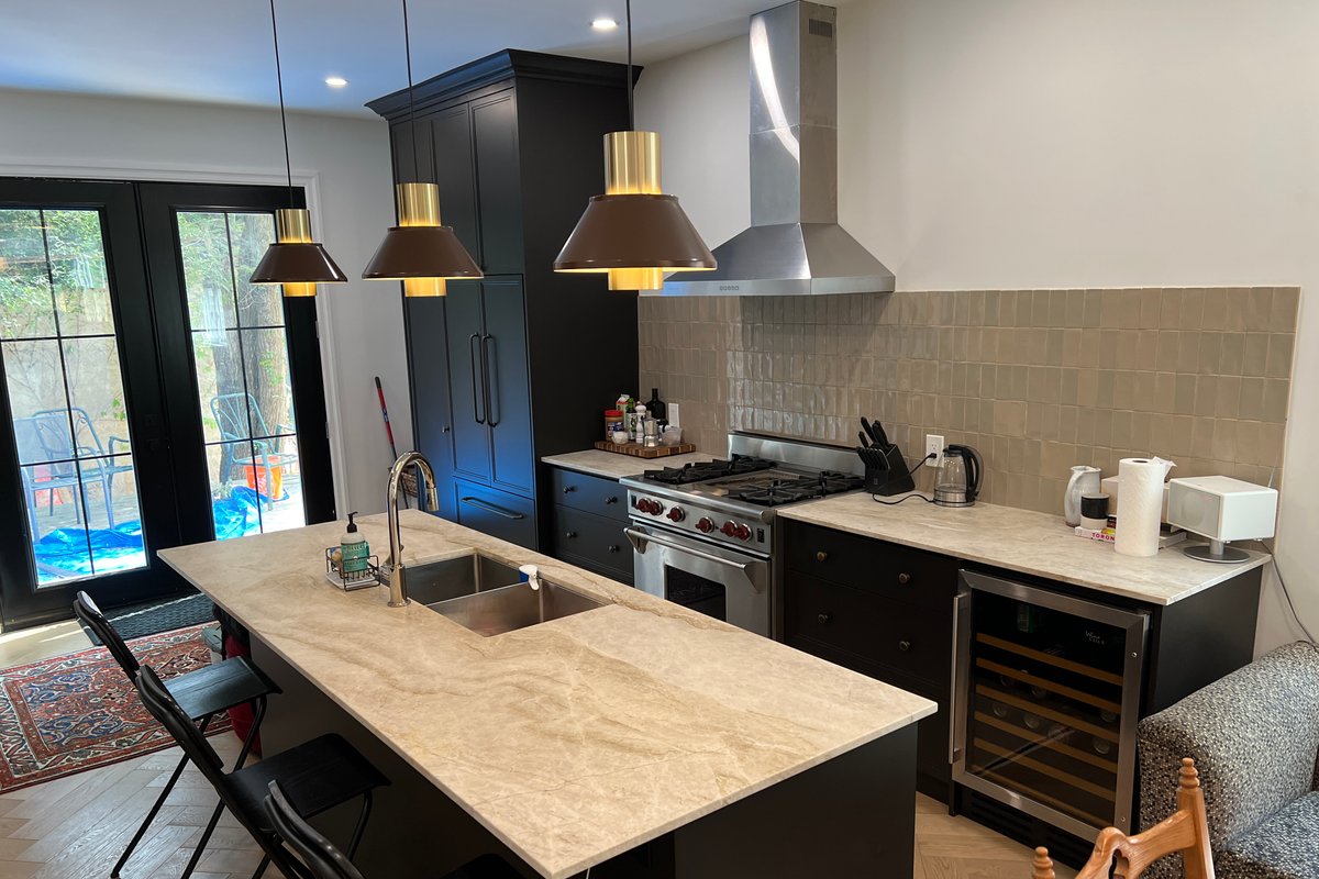 Heritage Charm w/ Rooftop Oasis