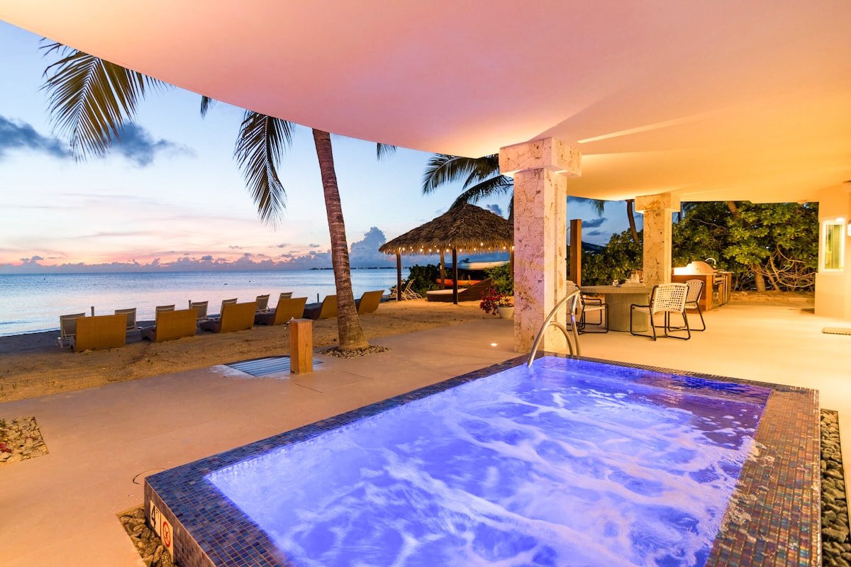 Seascape Villa gallery image 4