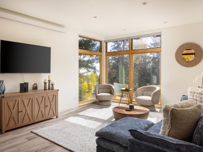 Modern, peaceful, retreat