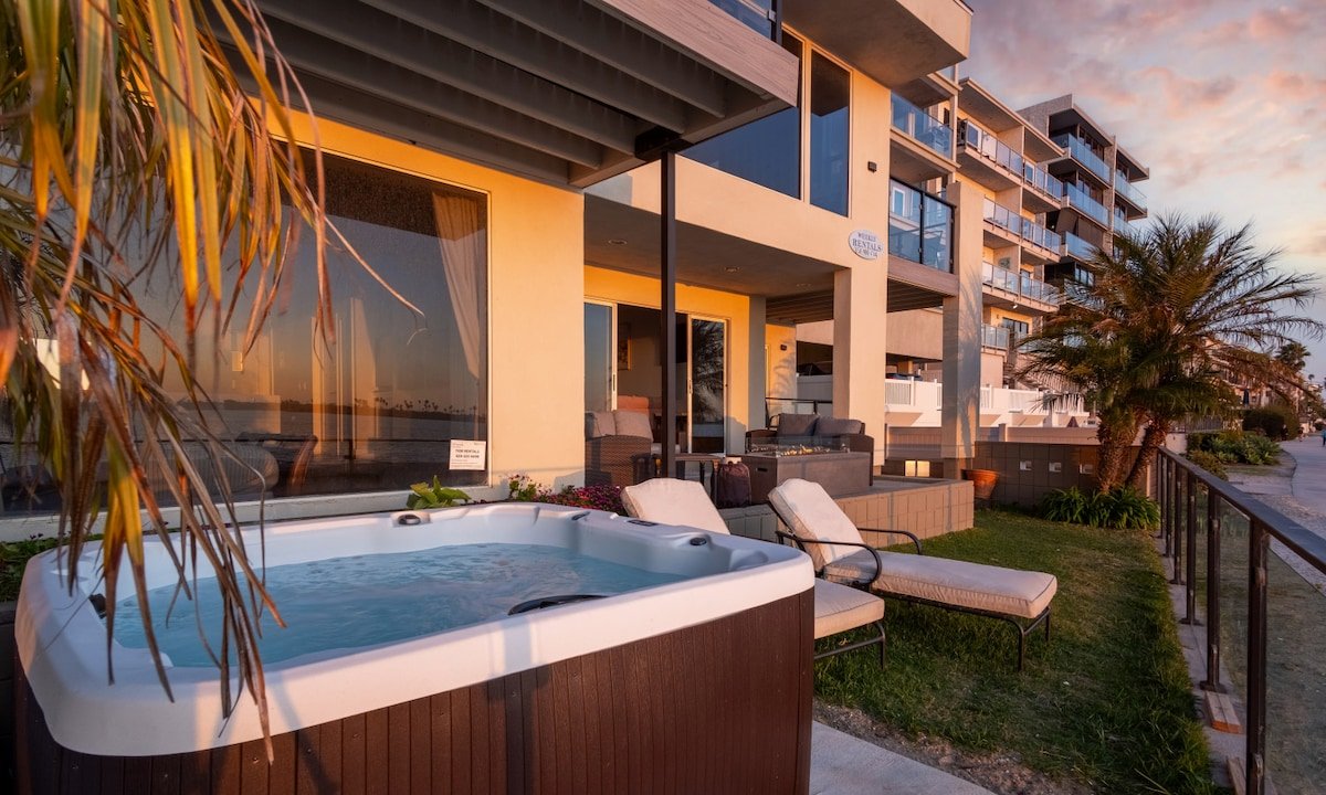 NEW Stunning Bayfront Home + Beach Access +Hot tub gallery image 5