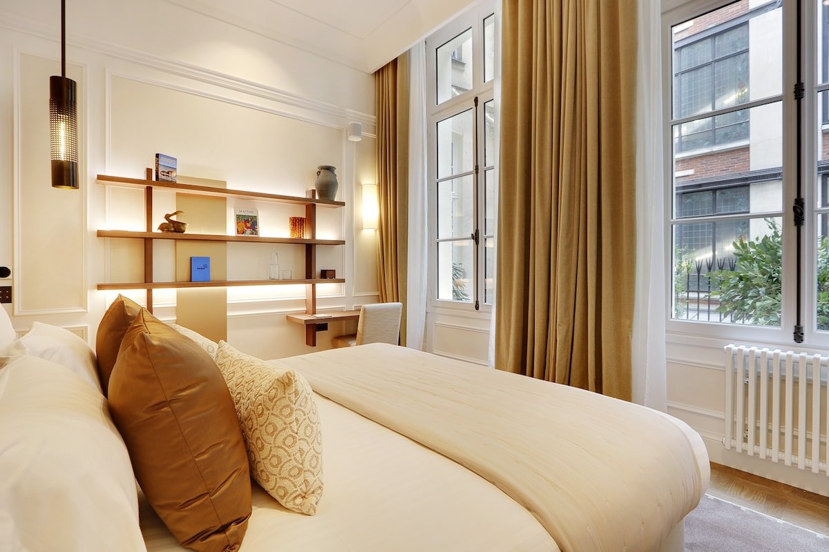 The Lander – Serviced 2-BR/2BA – Louvre II gallery image 4