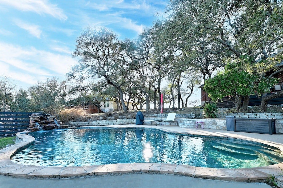 Perfect Retreat + Pool + Cedar Hot Tub + Sleeps 12 gallery image 4