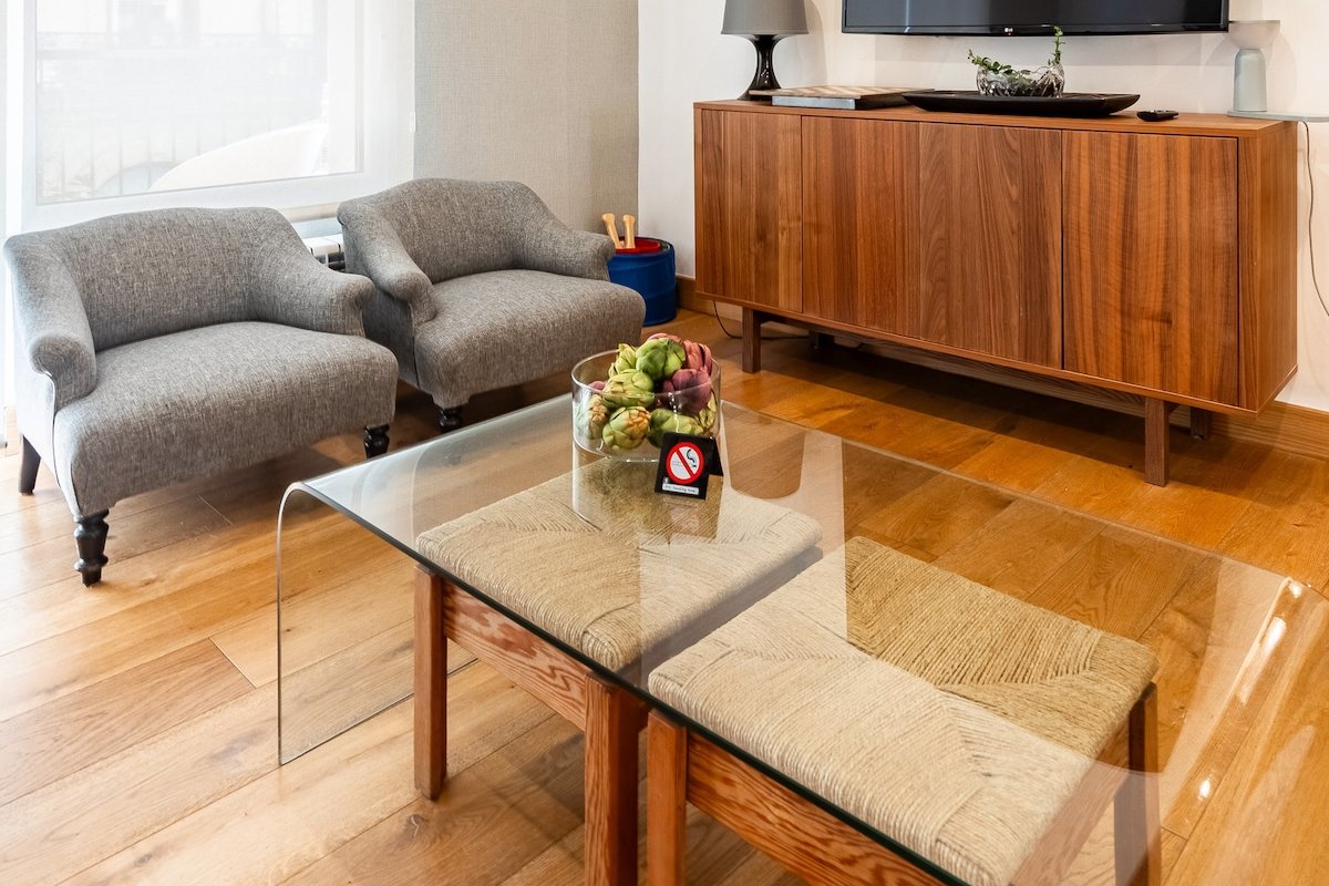 Modern air-conditioned flat in city center gallery image 2