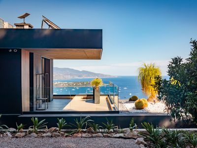 Luxury Villa Elle – Pool, Jacuzzi and Monaco view