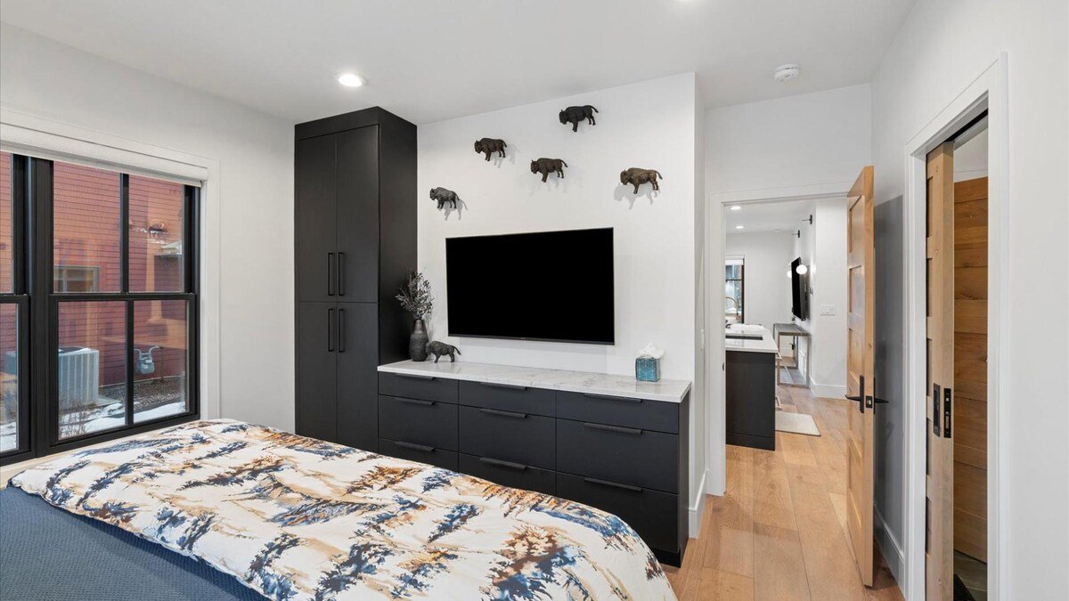 The Silver Buffalo Suite gallery image 5