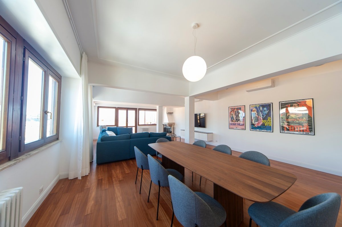 Cardinal Mistrangelo Holiday House, cozy penthouse gallery image 5