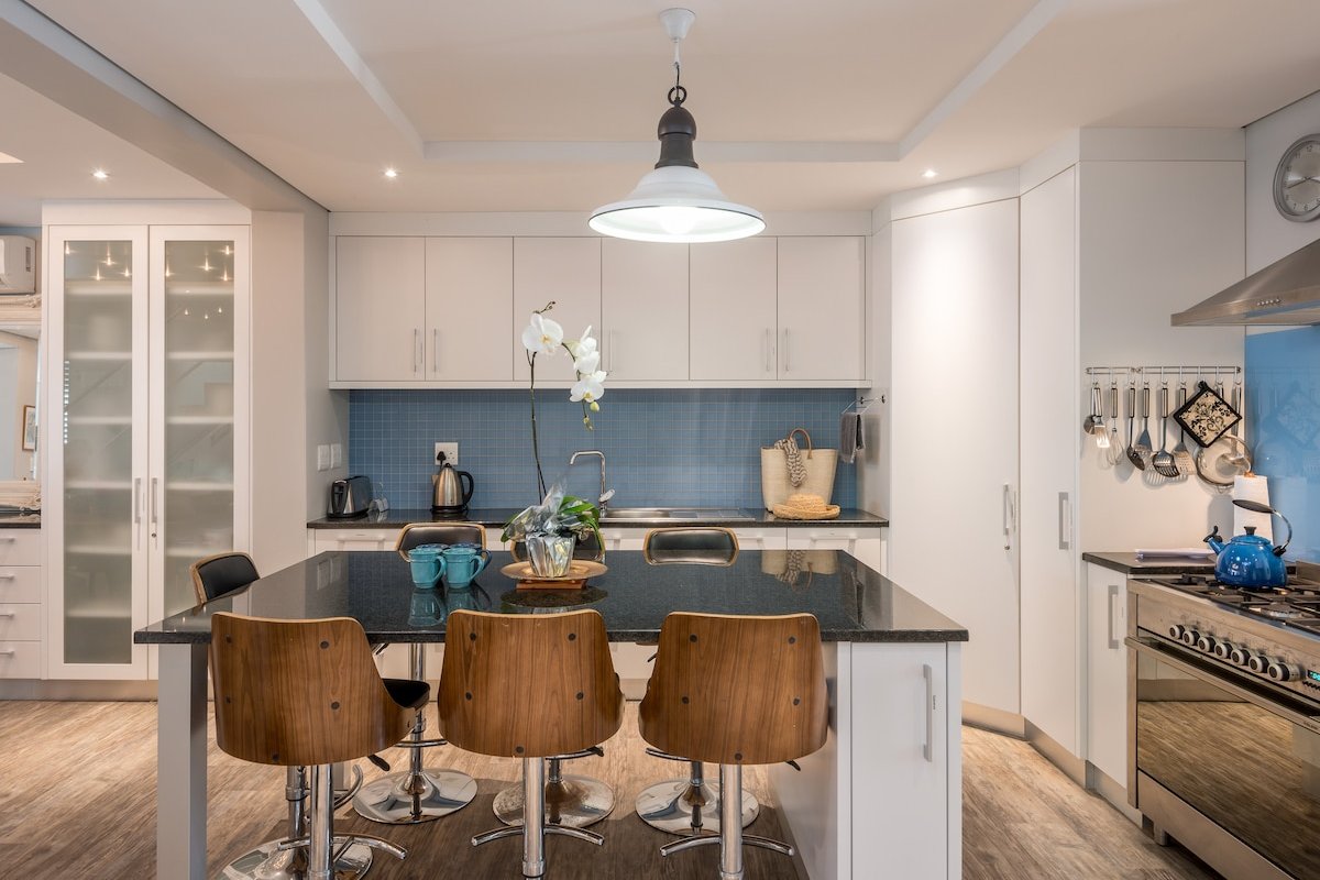 Gordons Bay Beachhouse gallery image 3