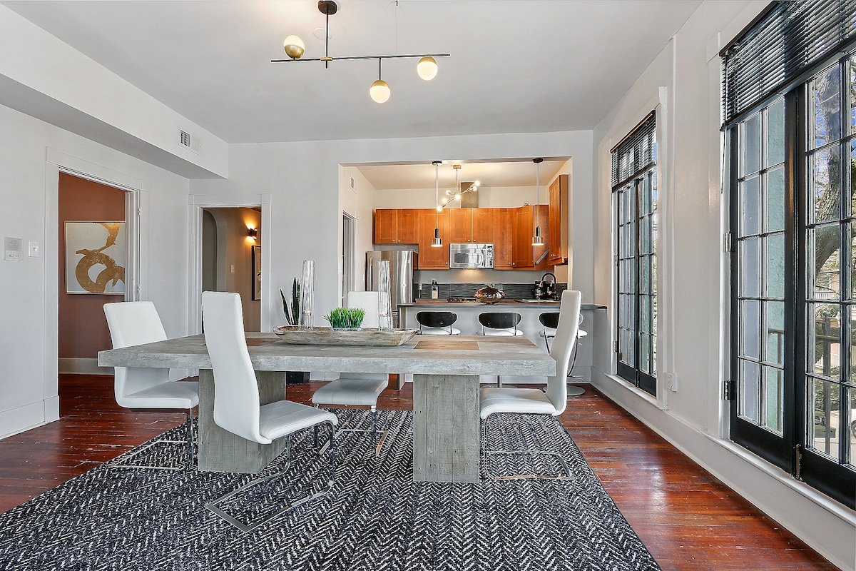 New Orleans 6BR Retreat: Cook, Play, Relax gallery image 5