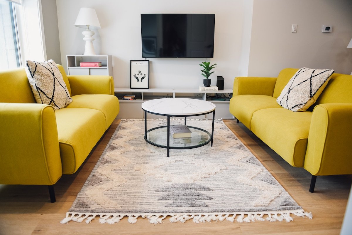 Gorgeous & Unique 5 Bed & 2.5 Bath New Townhouse gallery image 3