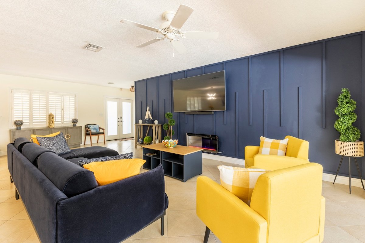 Holiday Pool Home Near Hard Rock for Family Fun gallery image 3