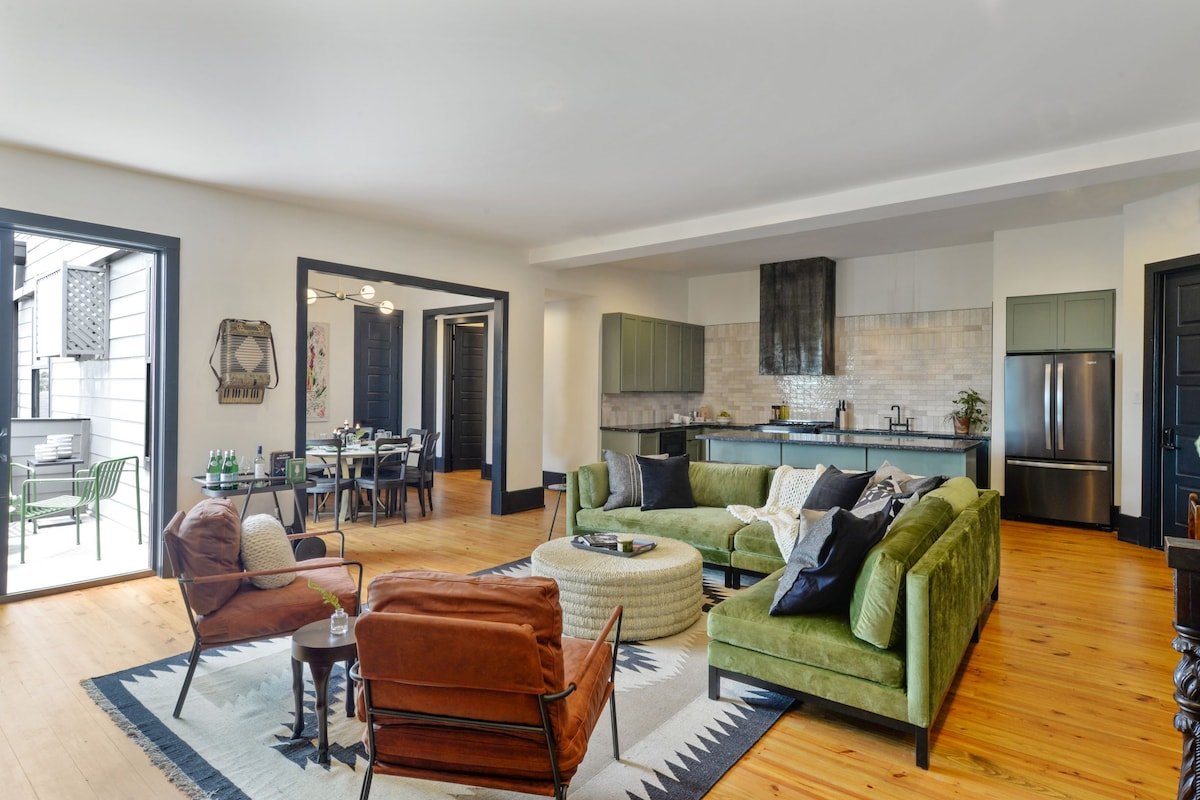 Sprawling Luxury Restoration | Heated Pool gallery image 5