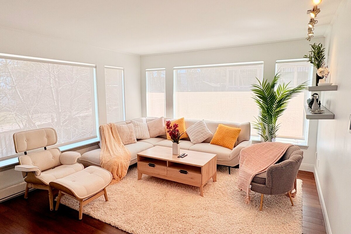 Contemporary 8-BR • Sleeps Large Groups • 10-Cars gallery image 4